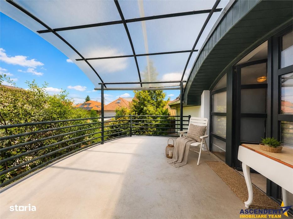 Vila individuala, arhitectura aparte, garaj, terasa,  balcon, Semicent