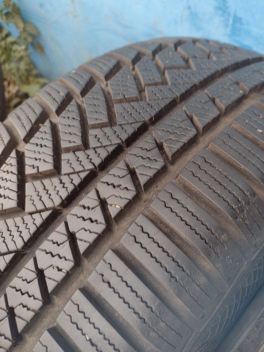 Перфектни 2бр.235/55/18 Continental TS850P dot3320