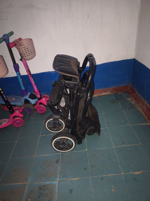 Коляска, прочная хорошая