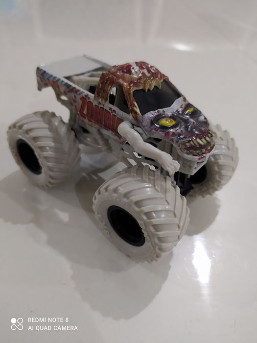 MonsterJam Игрушечная Машинка
