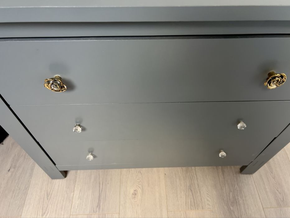 Comodă 3 sertare gri