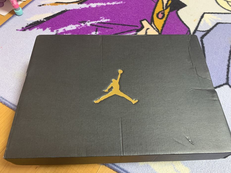 Nike Jordan Max Aura 5  - размер 43 - 27.5 см.стелка.