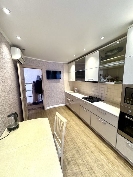 3 комнатная, Корчагина 122