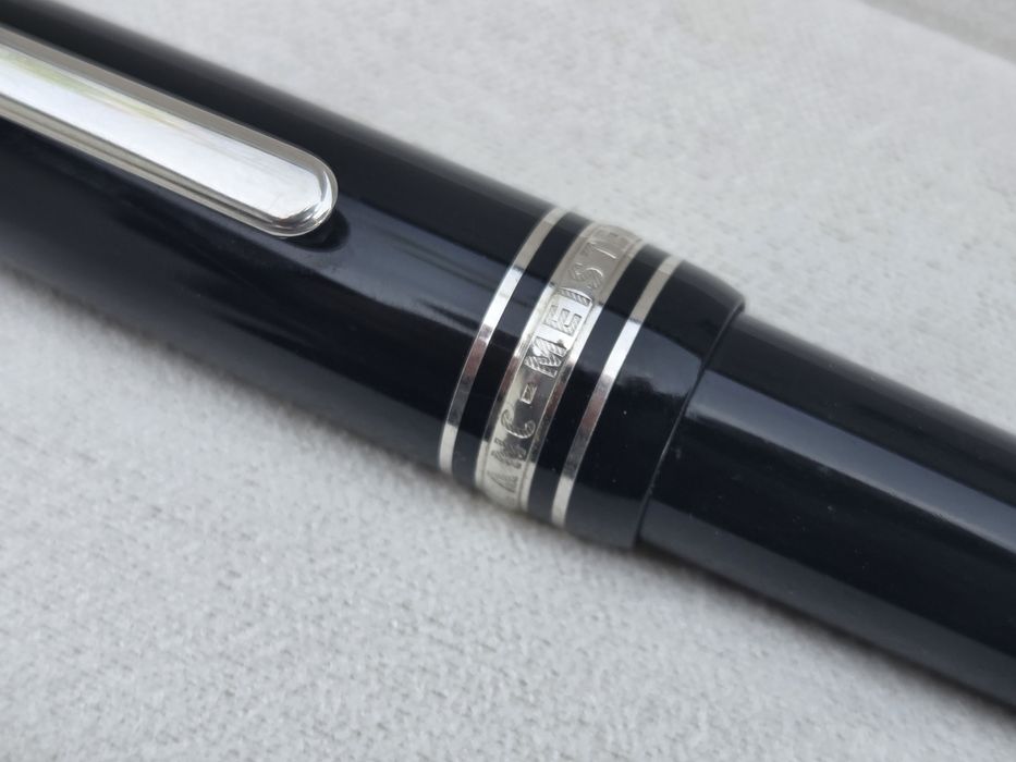 Pix MontBlanc Ballpoint LeGrand Platinum