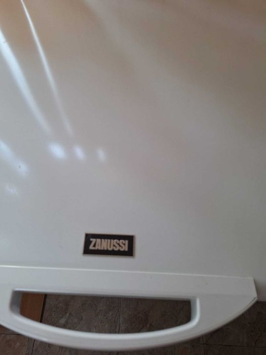 Ladă frigorifică Zanusi ZFC26400WA, 260 l, Alb