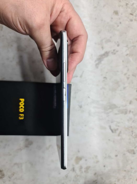 Продам телефон POCO F3