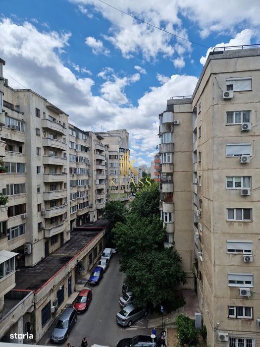 Apartament 4 camere  Centrul civic, Decebal