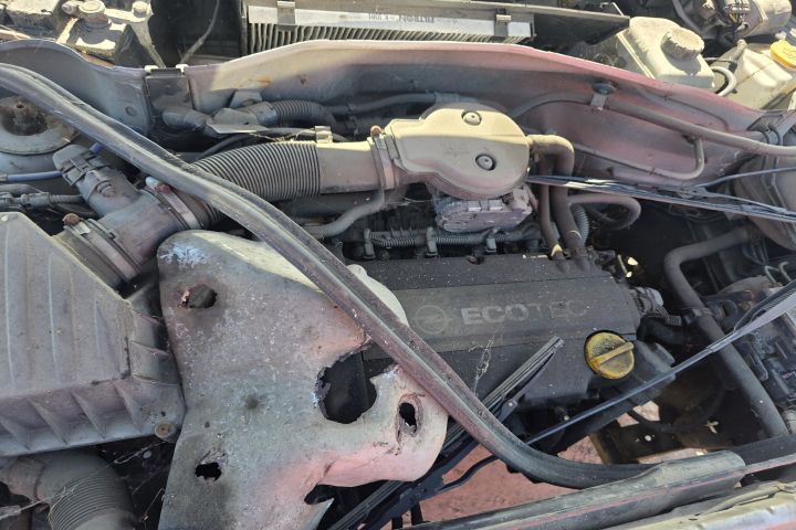 Bara fata Opel Corsa 2002 1.2 MT (75 hp)