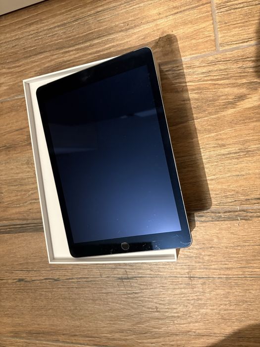 iPad Air 2 Grey cu SIM, Wi-fi + Cellular 64 GB