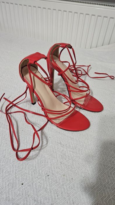 Официални червени сандали 38 номер