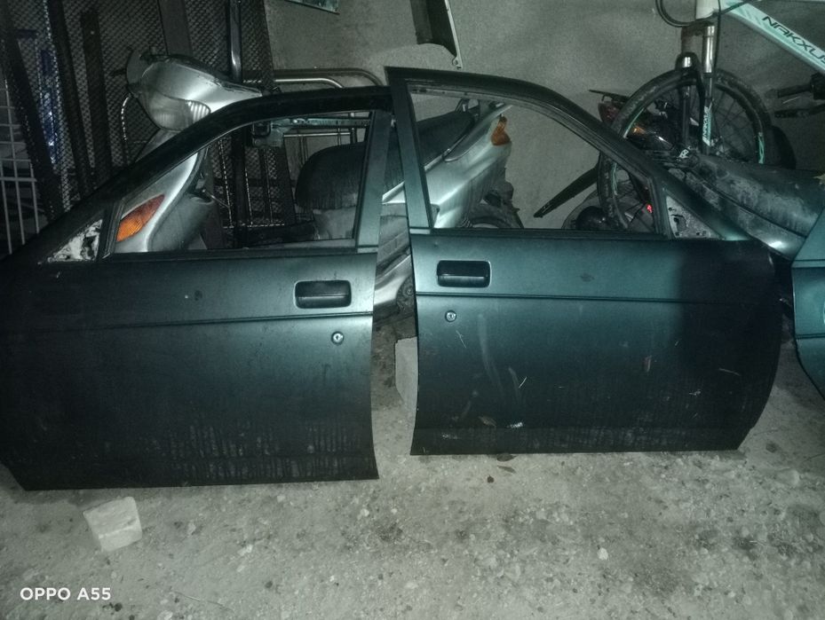 Продам двери и багажник Лада приора 2110