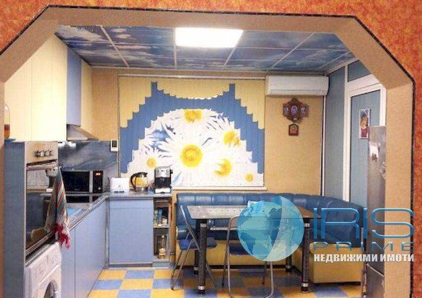 Продава се Тристаен апартамент в Шумен, Тракия - 82 кв.м за 1275 €/кв.м - Снимка #2