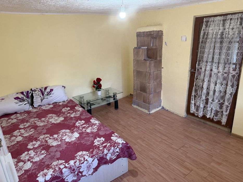 Casă de inchiriat la curte