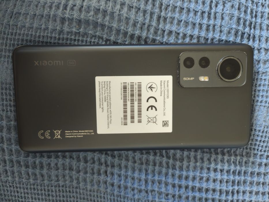 Телефон Xiomi  12