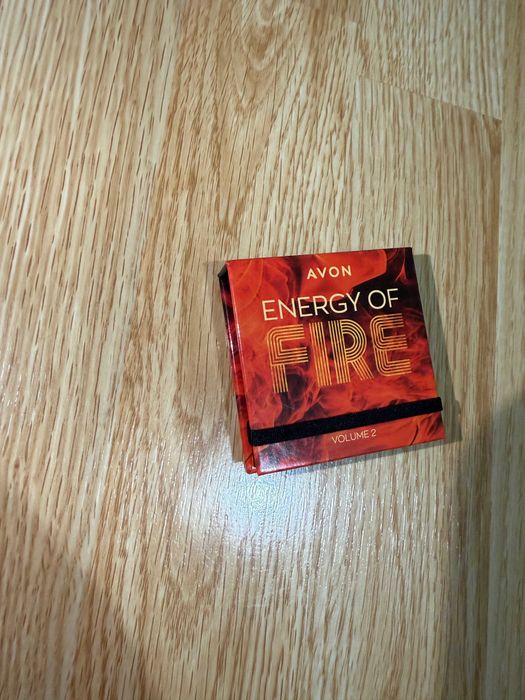 Палитра сенки за очи Avon Energy of Fire – Volume 2