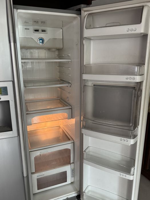Продам холодильник двух камерный