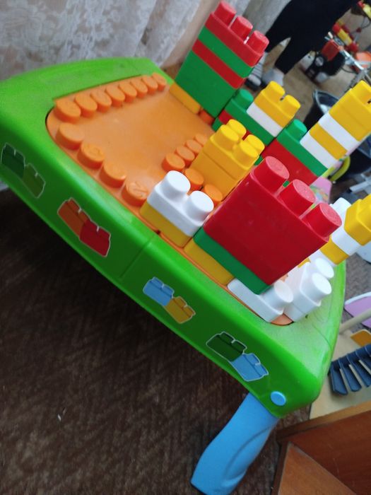 Vând masa lego copii