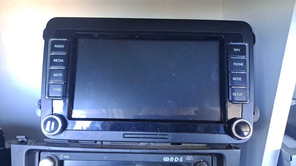 Navigatie Android 7inch 2gb RAM 32GB Memorie pentru VW Passat B6 , B7 Passat CC , Golf 5 , Golf 6 , etc