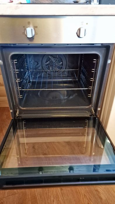 Продавам  Фурна за вграждане Zanker