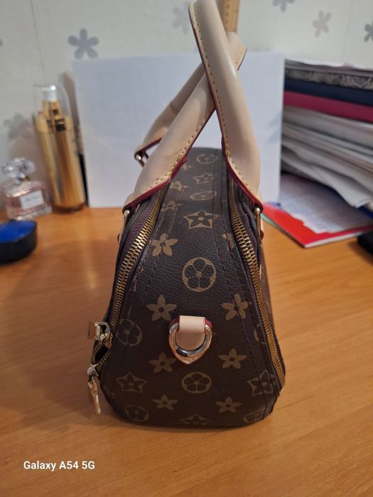 Сумка дамская продам