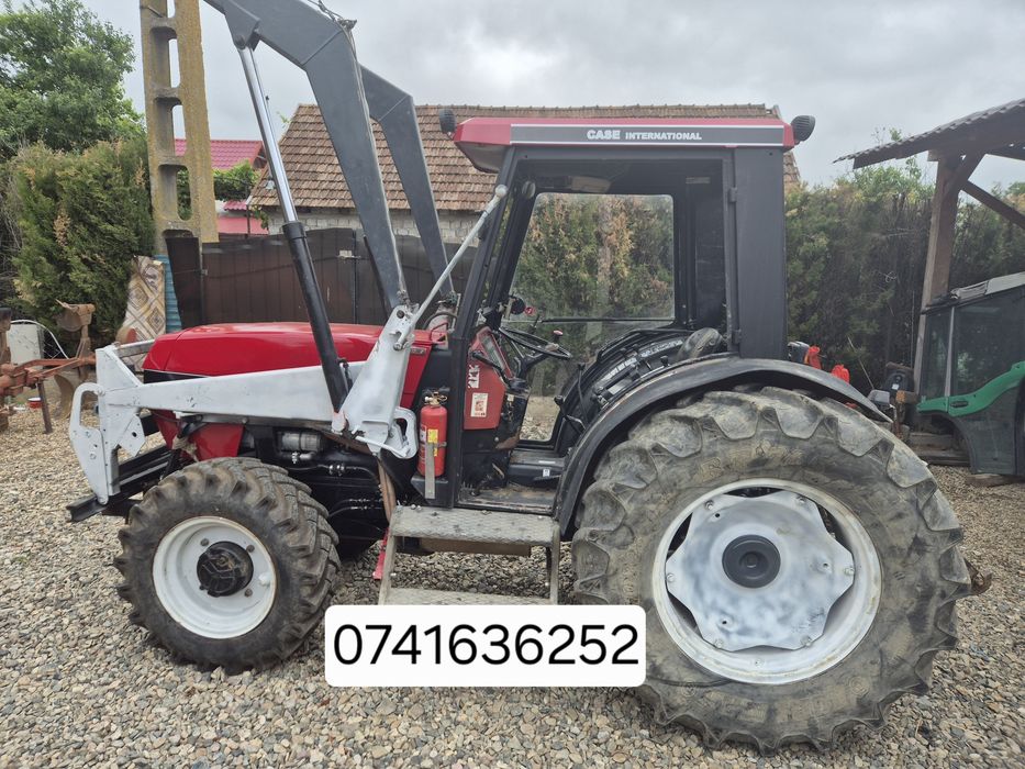 Tractor Case International cu încărcător 4x4