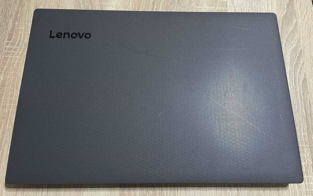 Лаптоп Lenovo V130-15IKB