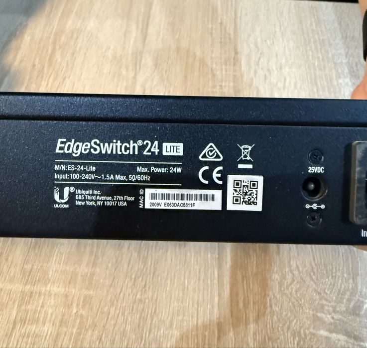 Комутатор Ubiquiti EdgeSwitch 24 Lite (ES-24-Lite)