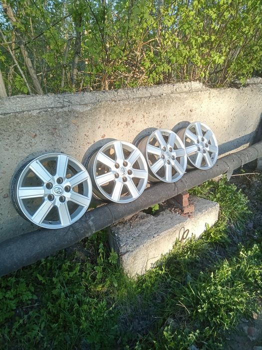 Продам диски на Тойота