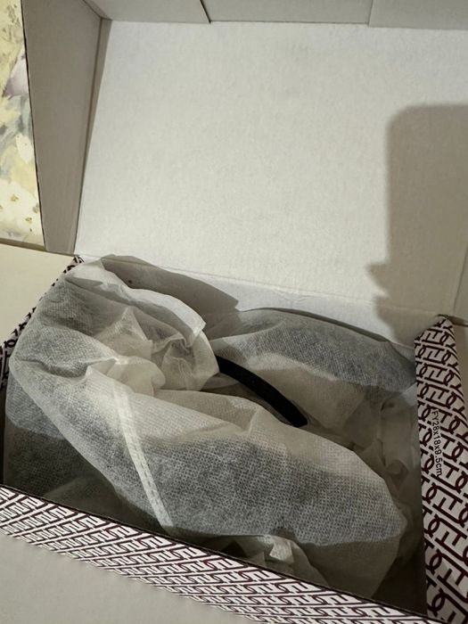 Продам женские туфли.