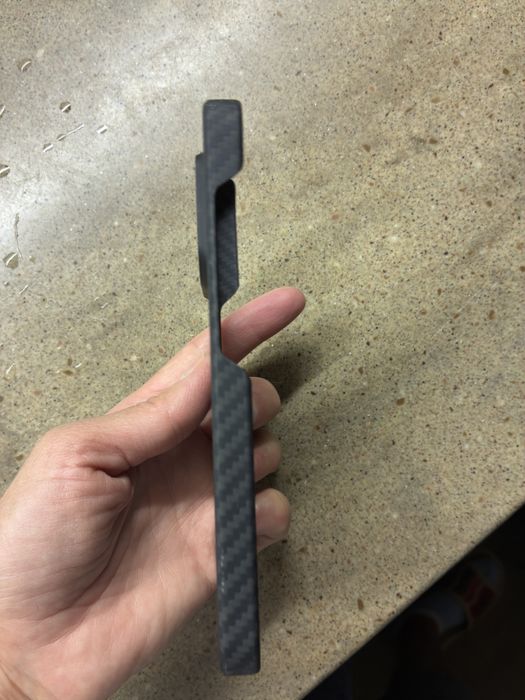 Продаю чехол Pitaka для Iphone 15 про