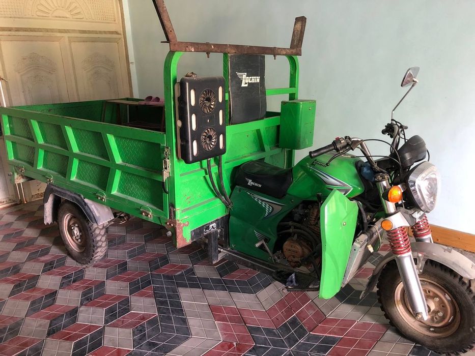 Lochin motosikl sotiladi