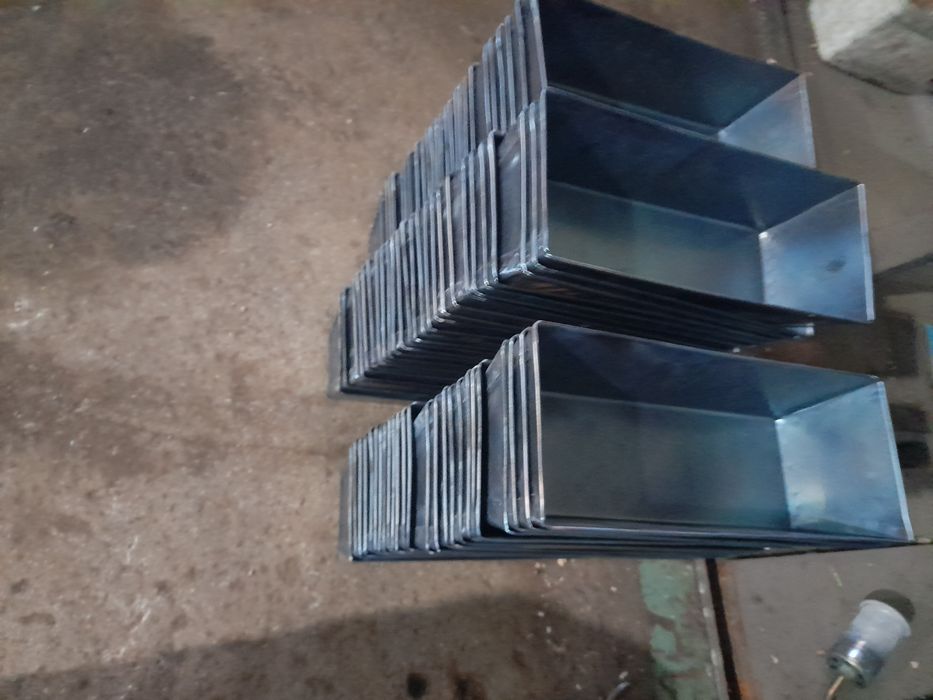 Tavi  de copt pentru brutării / patiseri.i