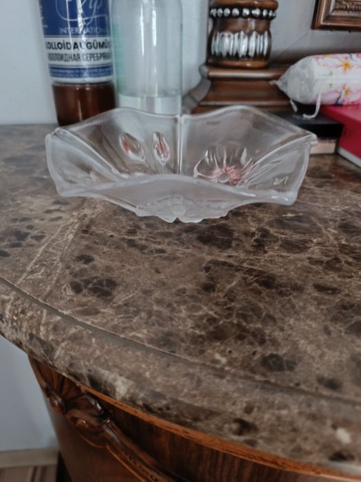 Вазы конфетницы продам срочно