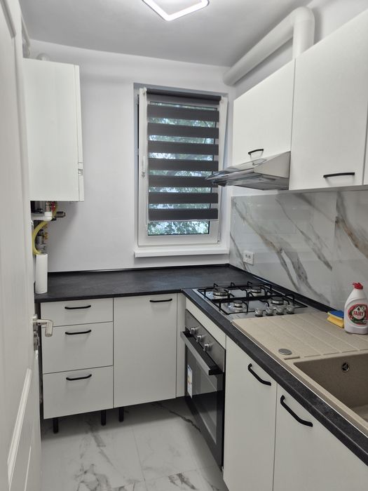 Apartament cu doua camere de inchiriat.