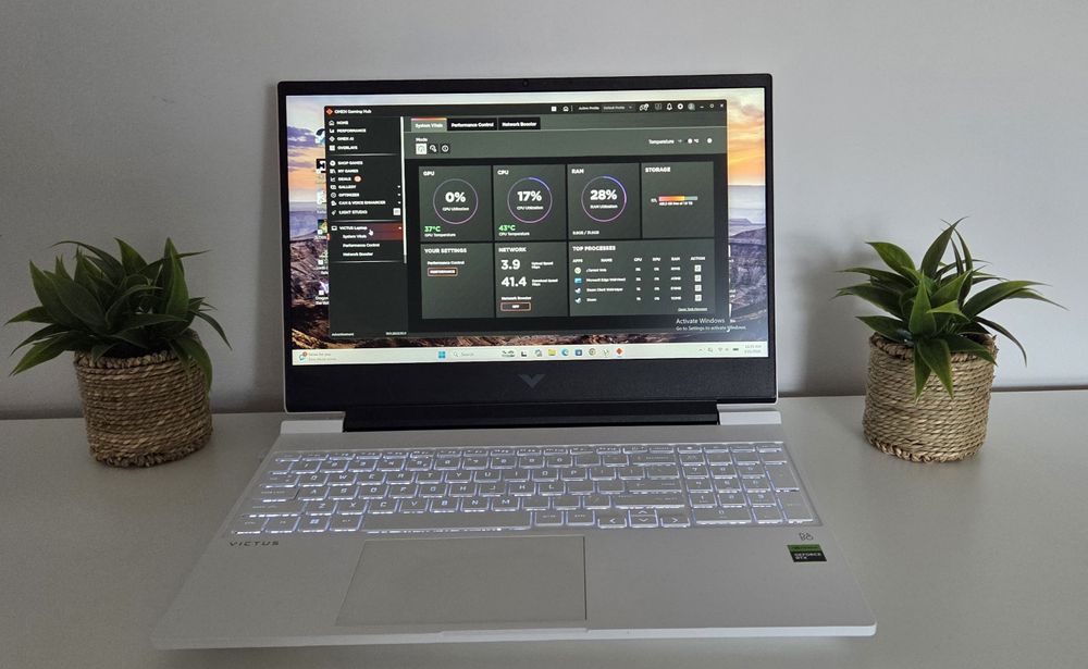 Laptop HP VICTUS   RTX5060 NOU