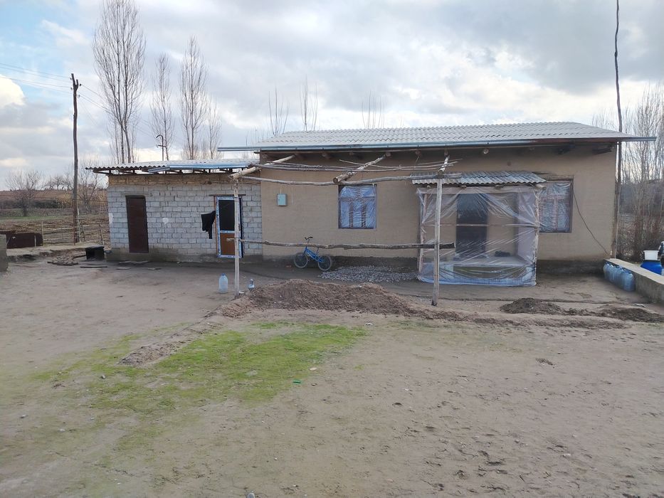 Uy sotiladi dalahovli