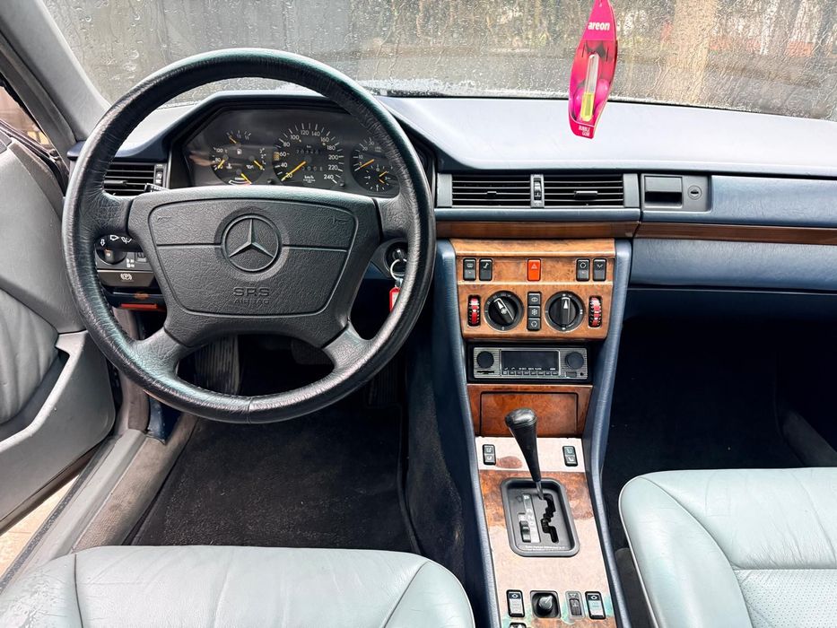 Mercedes-Benz E-Class 1991 benzină, 7.900 € — imagine 5