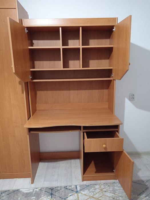 Продам компьютерный стол
