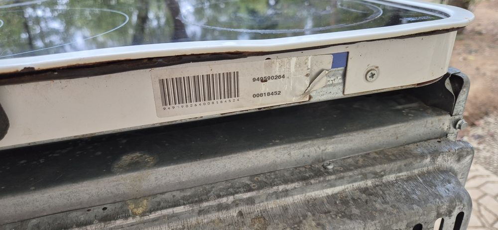 Фурна за вграждане ZANUSSI в комплект с котлони за вграждане