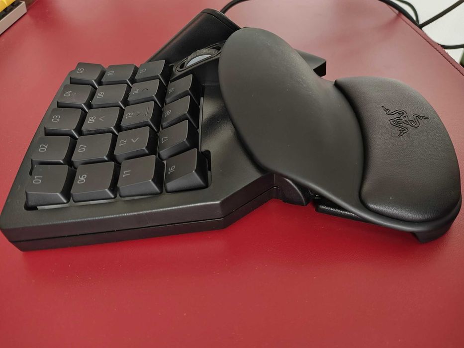 Razer Tartarus V2 геймърска клавиатура