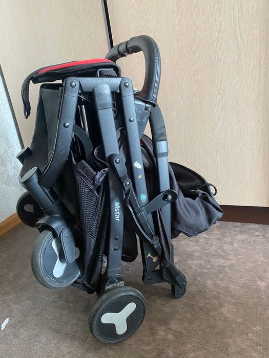 Коляска прогулочная + лыжи на коляску