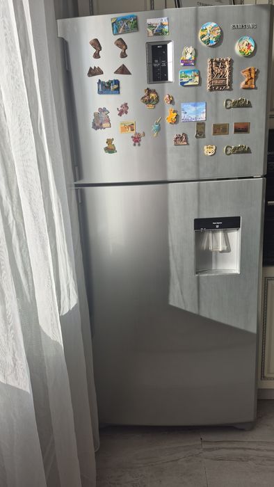 Холодильник Samsung