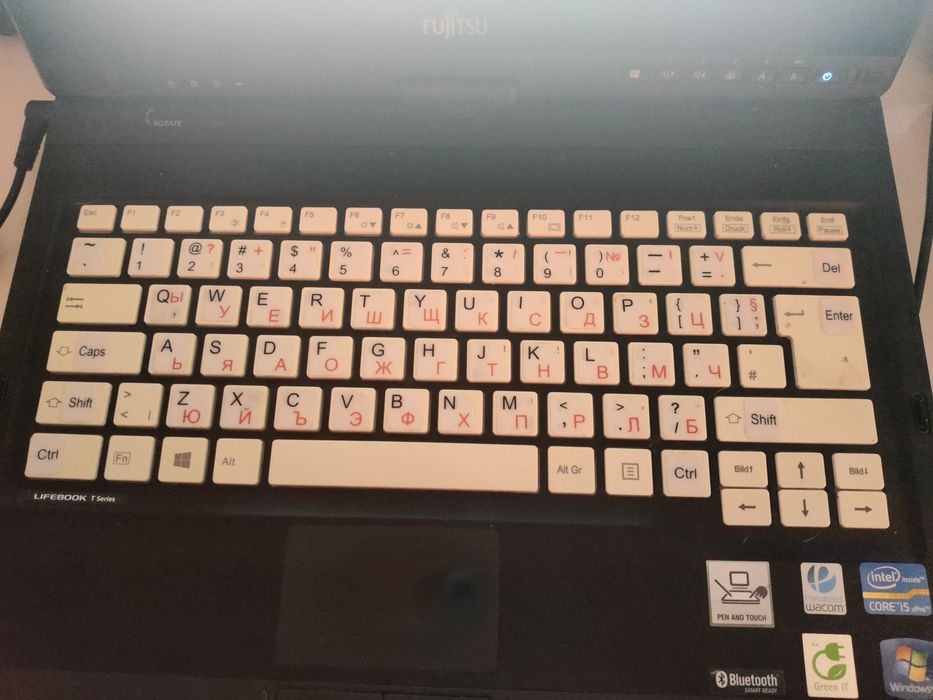 Лаптоп Fujitsu T902