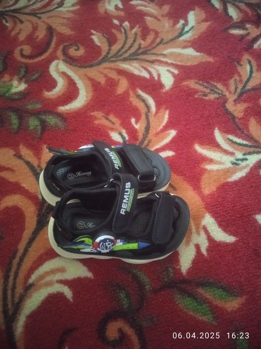 Босоножки ношаный