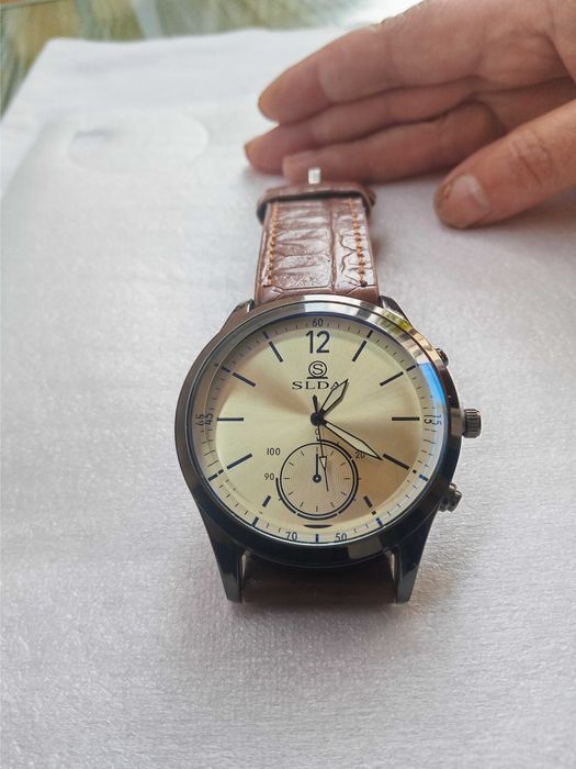 Мъжки стилен часовник