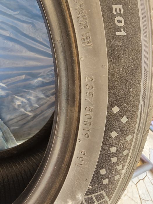 Продаётся новые автомобильные шины 235/50R19