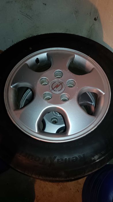 Джанти с Летни гуми 15ц.за Опел Вектра Б