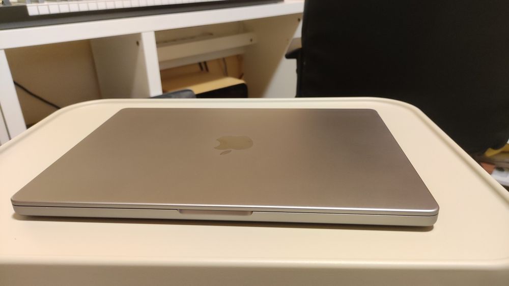 MacBook Pro M1 Pro, 1 TB SSD, 16 GB RAM, в отлично състояние — миниатюра 3