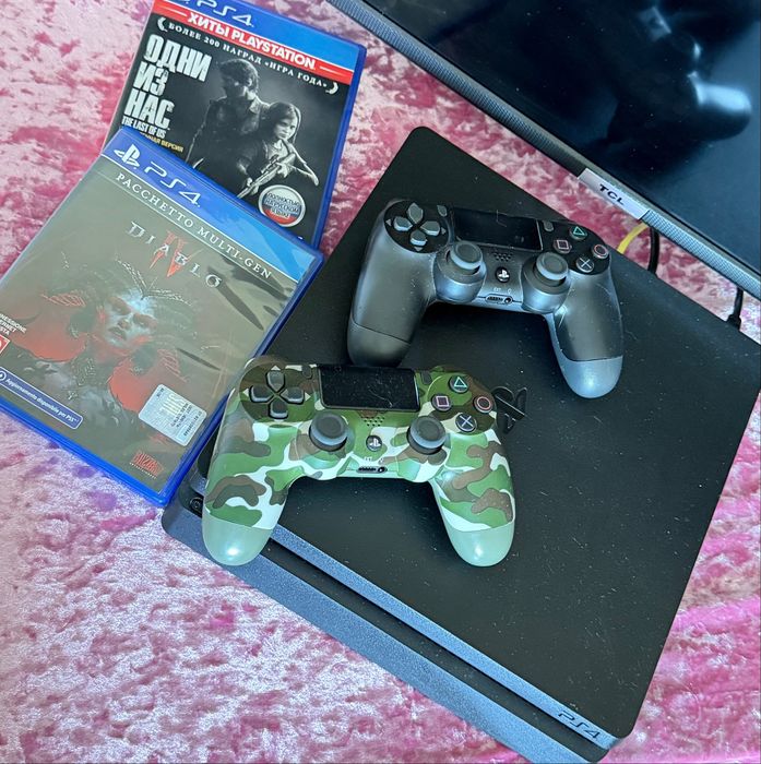 Продам PS4 slim 1Tb