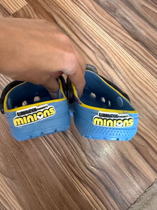 Кроксы Crocs  "Миньоны" на скидке !!!